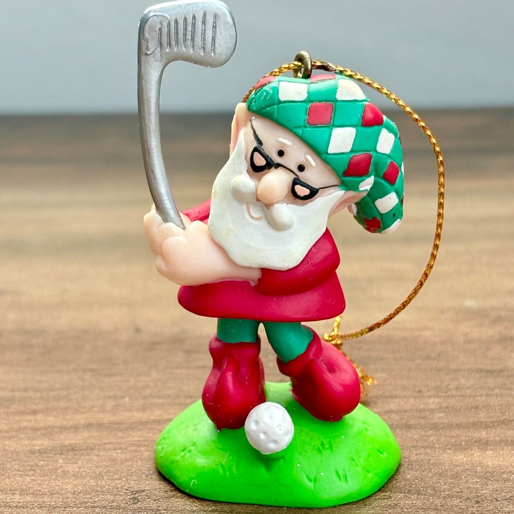 VINTAGE Avon ELVES DAY OFF Golf Santa Elf Figure Golfer Christmas Tree Ornament